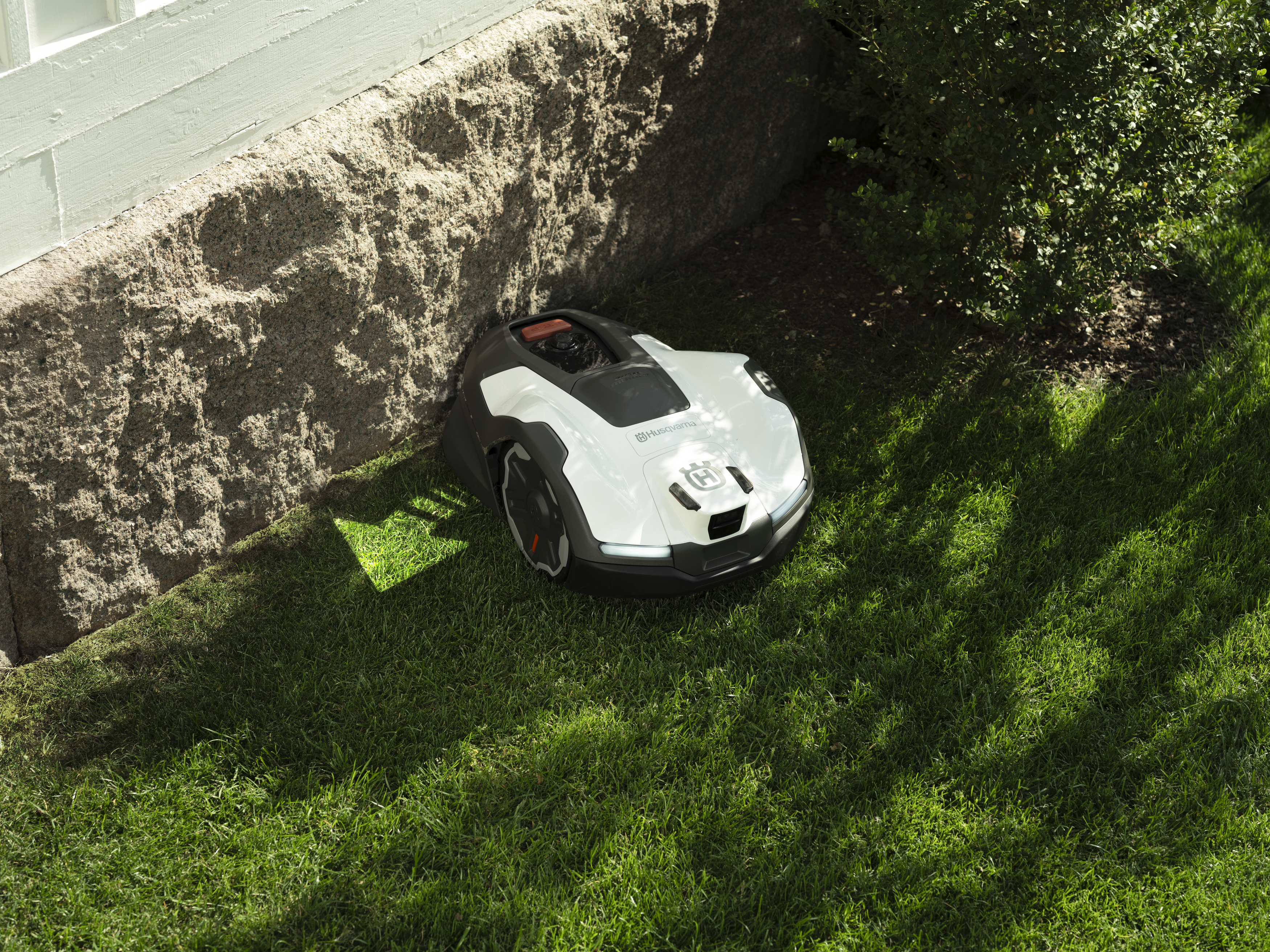 Husqvarna Automower® 410VE NERA – Mähroboter – Ansicht 3