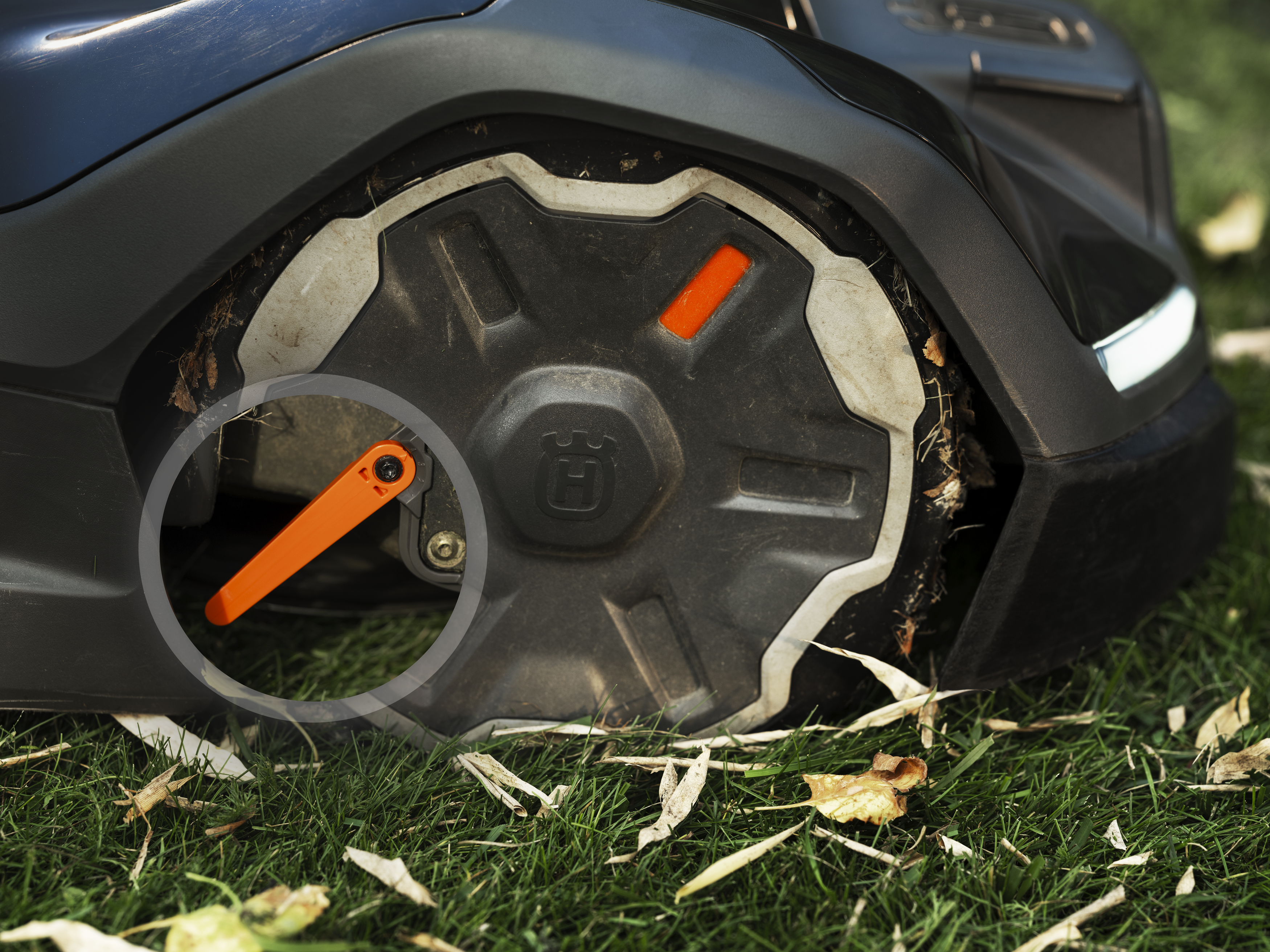 Husqvarna Automower® Radreiniger – Roboterpflege und -Lagerung – Ansicht 2