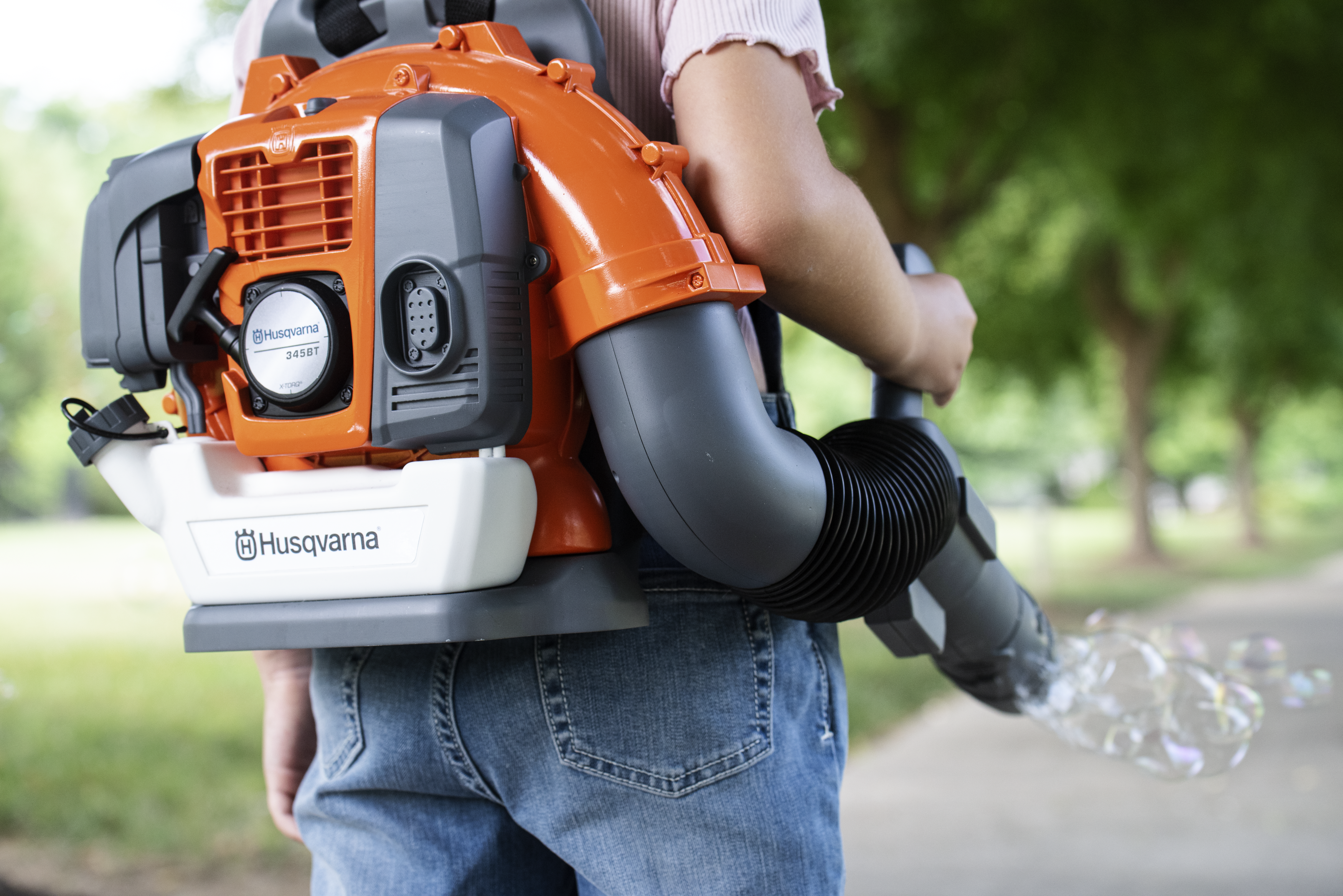 Husqvarna Spielzeug Rückentragbares Blasgerät mit Seifenblasen – Merchandising – Ansicht 3